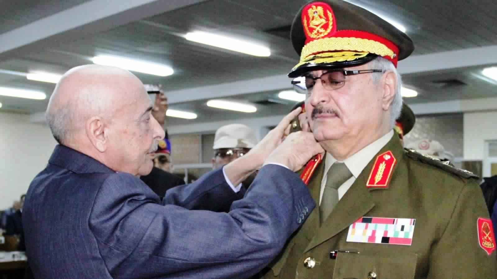 حفتر يتعهد بتطهير بنغازي وسرت من الدولة الإسلامية