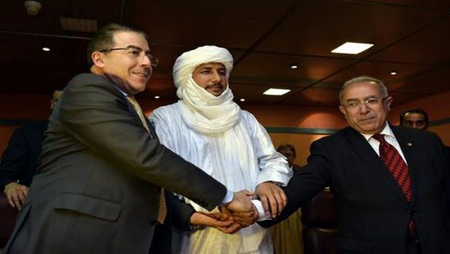 الجزائر تصارع لإنقاذ اتفاق السلام في مالي بعد عودة الاضطرابات إلى شماله