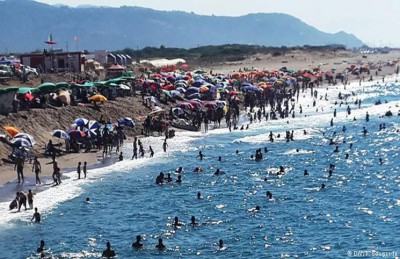 شواطئ خاصة بالنساء في الجزائر… هربا من التحرش فقط؟