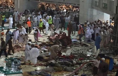أنباء عن سقوط عدد من القتلى وجرحى بسبب رافعة في الحرم المكي