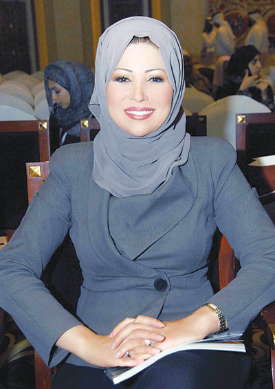 أجهزة أمنية واستخباراتية سورية تطارد  الجزائرية خديجة بن قنة
