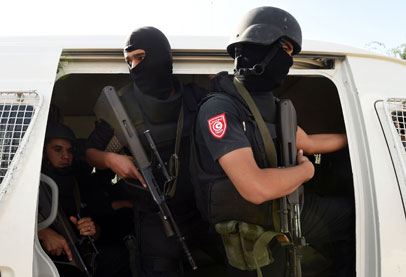 لتحصّين أجهزتها الأمنية من اختراقات الجهاديين السلطات التونسية تعزل 110 من العسكر والجمارك للاشتباه
