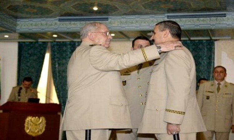 الجنرال المجدوب يمنع من مغادرة الجزائر