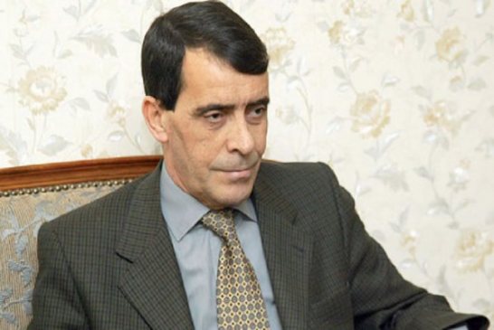 الجنرال بن حديد لا يستطيع المشي أو الجلوس بسجن الحراش