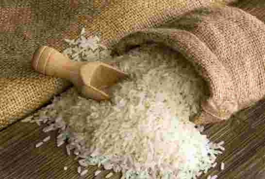 مرصد حقوقي يحذر المغاربة من أرز إسباني لاحتوائه على مواد كيماوية