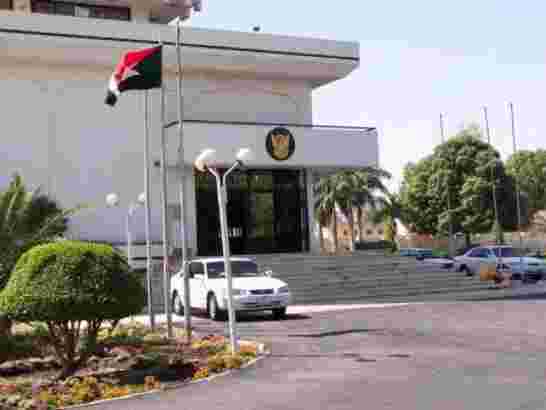 الجزائر تفرج عن 289 سودانيًا كانوا محتجزين لديها