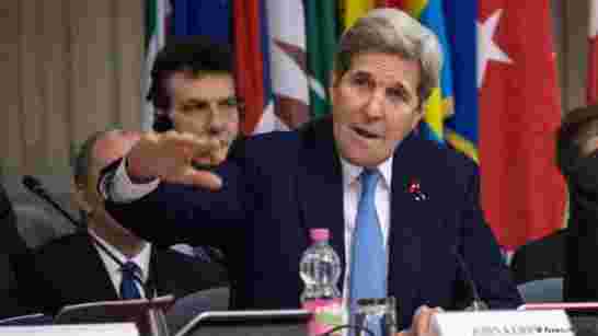 كيري: نظام الأسد وحليفته روسيا يريدان حلا عسكريا وليس سياسيا