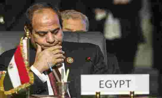السيسي يترأس اجتماعاً أمنياً لبحث تداعيات الطائرة المفقودة