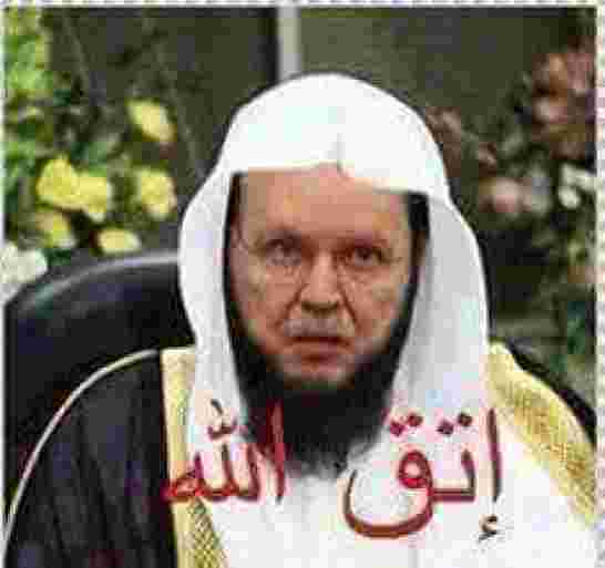وزير الشؤون الدينية محمد عيسى يمنع استعمال المكبرات في صلاة التراويح