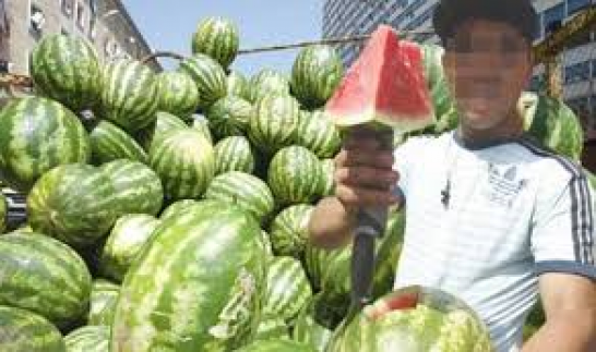 دلاع "قاتل" في الأسواق الجزائرية مسكين هذا الشعب يتعرض للموت بكل  الأساليب والطرق
