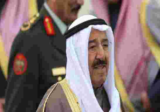 سخرية عارمة في مواقع التواصل بسبب تنافر ثلاثة وزراء على استقبال ضيوف ولد عبد العزيز