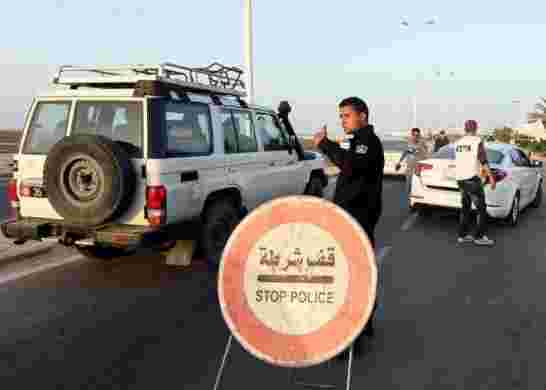 الجزائر ترد بكل قوة على تونس وتفرض ضريبة على السيارات القادمة منها