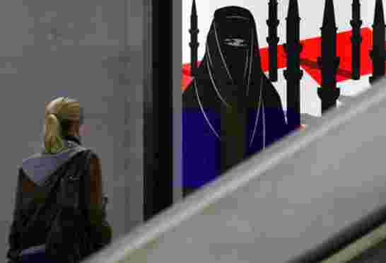 حظر النقاب في سويسرا بقرار فدرالي
