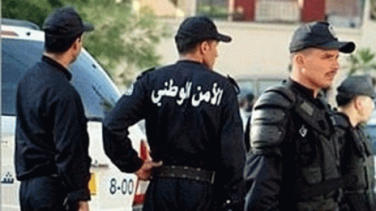 قوات مكافحة الإرهاب الجزائرية تتعقب متشددين قتلوا شرطيا واستولوا على سلاحه
