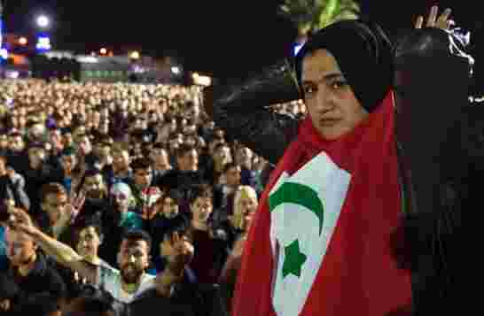 تجدد الاحتجاجات في “الحسيمة” المغربية بسبب مقتل “بائع السمك” في شاحنة قمامة
