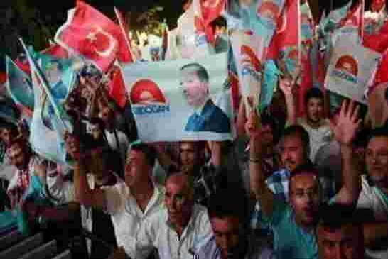 أردوغان يحسم التعديلات الدستورية و يهنئ حلفاءه