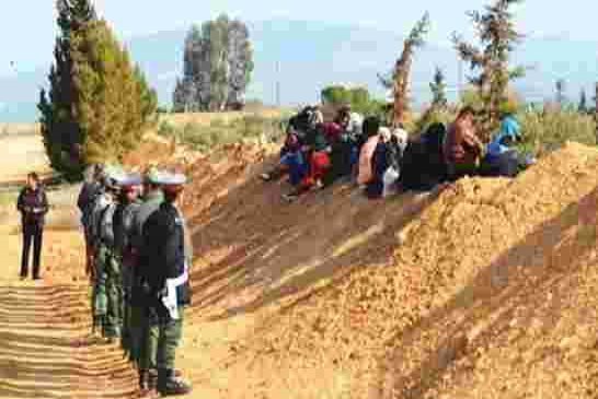 الجزائر ترحل عشرات اللاجئين السوريين  في ظروف غير انسانية نحو حدود المغرب