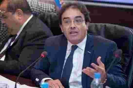 الوزير المغربي المكلف بشؤون الهجرة يحمل الجزائر “مسؤولية” السوريين العالقين على الحدود
