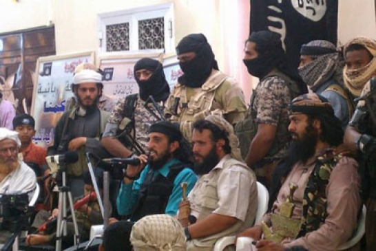 قاعدة اليمن تتوعد بالرد على الضربات الأميركية