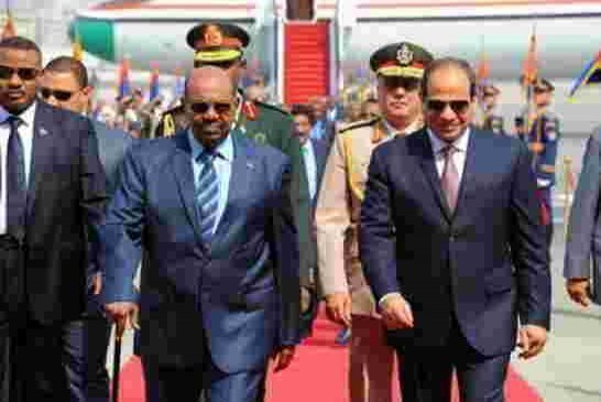 البشير يتهم مصر بدعم التمرد في دارفور