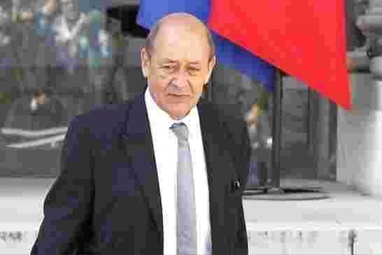 تمهيداً لزيارة ماكرون ﻿وزير الخارجية الفرنسي يفتح ملف ليبيا في الجزائر