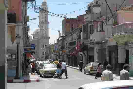 المحلات التجارية في الجزائر شبه غائبة في نهار رمضان