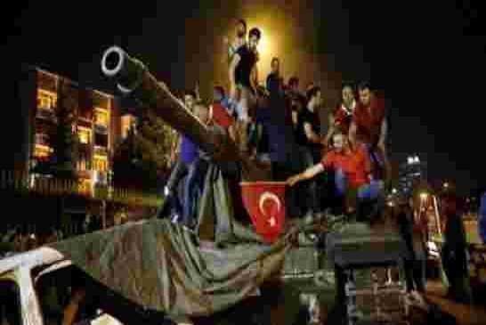 كاتب تركي يتهم الإمارات بإنفاق 3 مليار دولار لإسقاط أردوغان إبان الانقلاب الفاشل