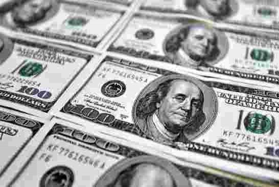 الجزائر تفقد 6 مليارات دولار من احتياطات النقد الأجنبي في 6 أشهر