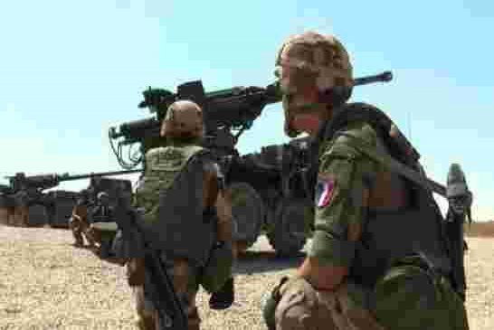 الآلة العسكرية الفرنسية تدخل في صراع مفتوح مع الإرهاب الجهادي