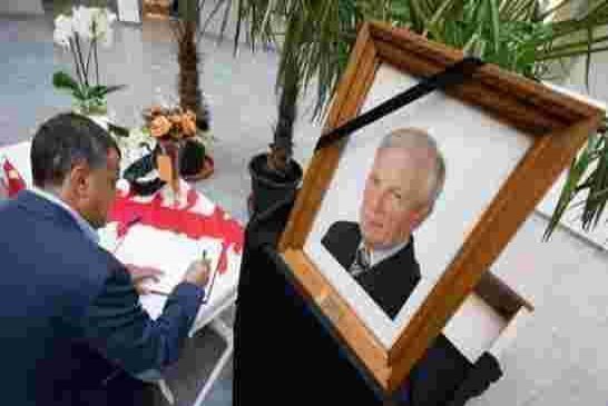 صدمة في بلجيكا بعد العثور على ألفريد جادين عمدة بلدة موسكرون مذبوحا داخل مقبرة