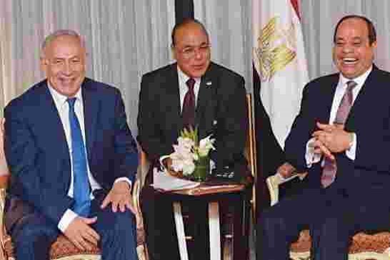 مصريون غاضبون من القاء العلني للسيسي ونتنياهو وهما يضحكان