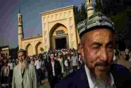 الصين تأمر أقلية الإيغور المسلمة بتسليم كل المصاحف وسجاجيد الصلاة وتوعدت بعقاب المخالفين