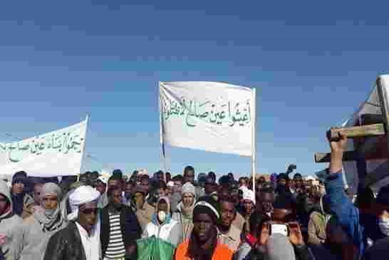 أويحيى يغامر بصحة الجزائريين بمنطقة عين صالح بإحياء مشروع الغاز الصخري