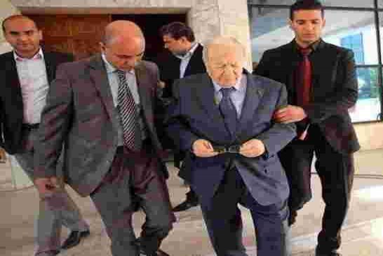 جدل حول «صحة» الرئيس التونسي الباجي قائد السبسي والمعارضة تطالب بنشر ملفه الطبي