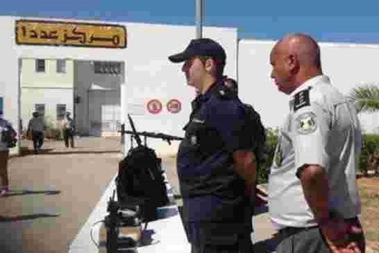 سجناء تونسيون مدانون بالإرهاب يدخلون في اضراب عن الطعام