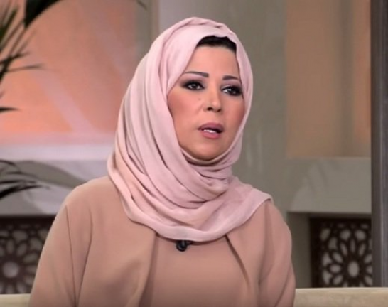 خديجة بن قنة تسخر من السيسي بعد اعتقال عنان: ” أهلا بك.. أنت في كوريا الشمالية لكن بدون زرّ نووي!!