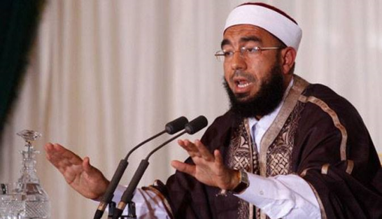 داعية تونسي يقصف: فتاوى السعودية دمّرت الأمة و الكعبة المشرفة محتلة من قبل “آل سعود”