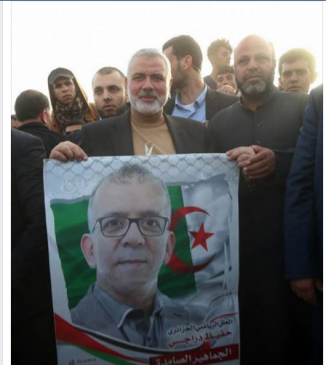 هنية يرفع صورة حفيظ دراجي على حدود غزة.. والاعلامي الجزائري يرد:” شرف كبير وواجبنا مساندتكم”