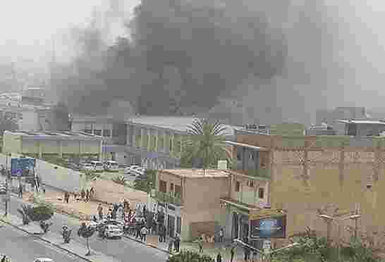 استهداف مفوضية الانتخابات بليبيا و مقتل 11 شخصا في هجوم انتحاري شنه مسلحون