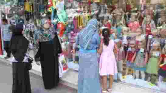 أسعار "ملابس العيد" تلهب جيوب الجزائريين