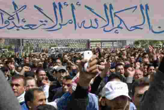 “إهانة” أحد قيادي ثورة التحرير الجزائرية و”التهميش" تشعل احتجاجات محافظة ورقلة