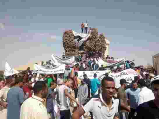 نور الدين بدوي يهدد المحتجيين في ورقلةويحذرهم من الانسياق وراء مخطط لزرع الفتنة
