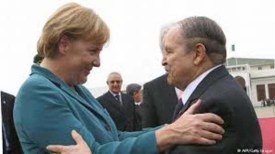 بوتفليقة يشيد بنتائج زيارة ميركل للجزائر