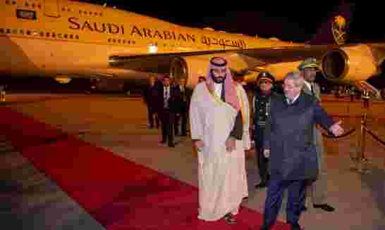 سخرية عارمة تمخضت زيارة بن سلمان الى الجزائر فولدت مصنعاً لورق المراحيض!