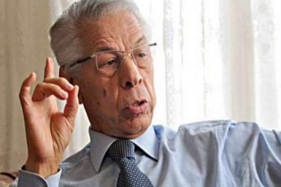تساؤلات حول توقيت ظهور مولود حمروش ليدخل على خط الجدال القائم حول تدخل الجيش في السياسية