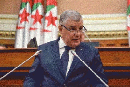 مصطفى قيطوني وزير الطاقة يعلن عن عزم الجزائر مد كابل بحري لتصدير الكهرباء إلى إسبانيا