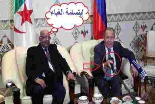 بسخرية... مصافحة حارة" بين لافروف ومايكروفون اليتيمة
