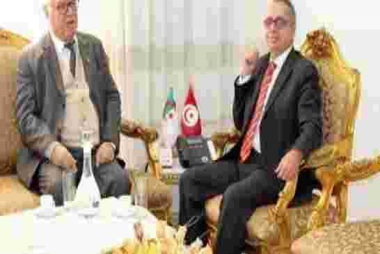 تونس تستدعي سفير الجزائر عبد القادر حجار لتوضيح سبب مقتل ربان مركب صيد تونسي