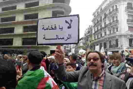 بعد عودة فخامة الكادر أنباء عن تغيير حكومي وشيك