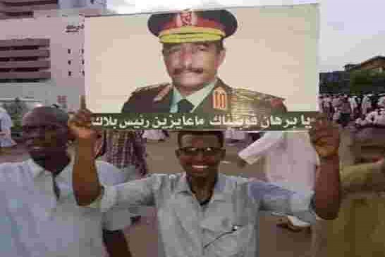 فضيحة:الجيش السوداني بعد حرق المتظاهرين داخل الخيام ثم إلقاء الجثامين في النيل